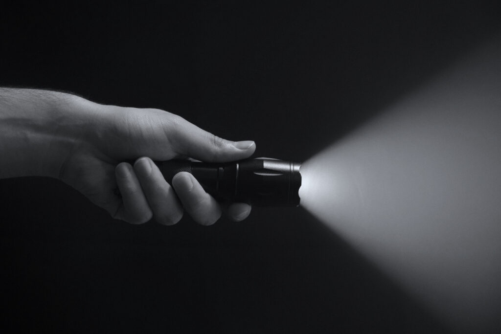 8 essential pieces of security guard equipment - Canadian Academy of ...